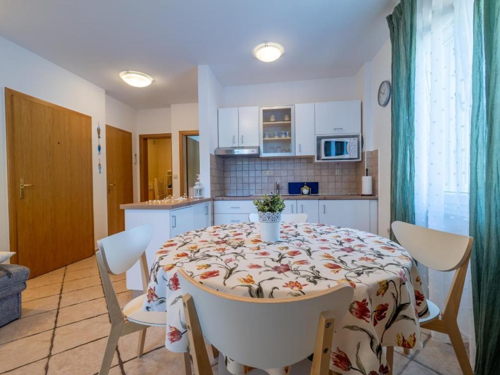 Apartment Dana Башка Экстерьер фото